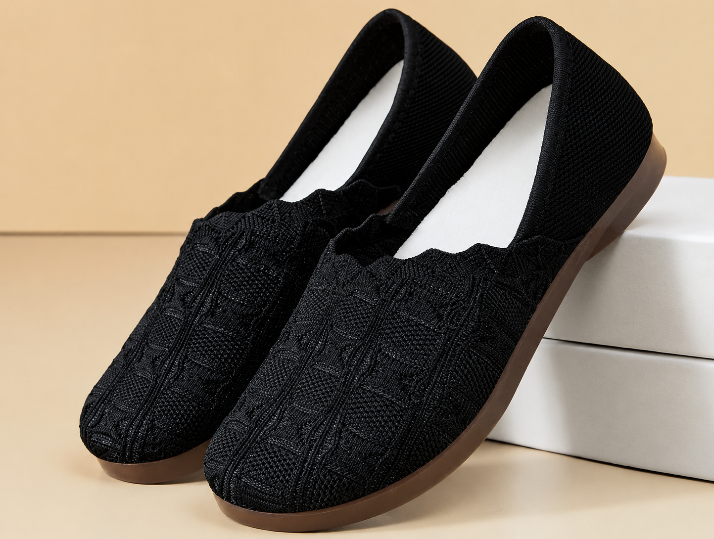 LOLA |👟Women's Casual Breathable Knit Shoes✨ Breathable knit fabric keeps feet cool and comfortable; flexible PVC sole, ideal for long walks🚶